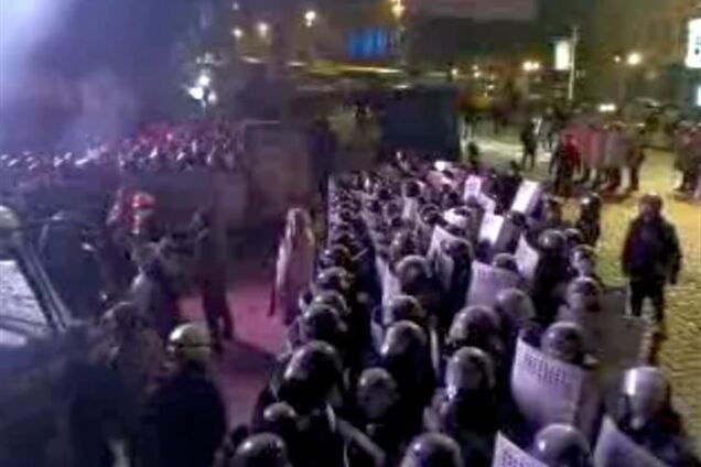 Более 70 правоохранителей пострадали в Киеве – МВД