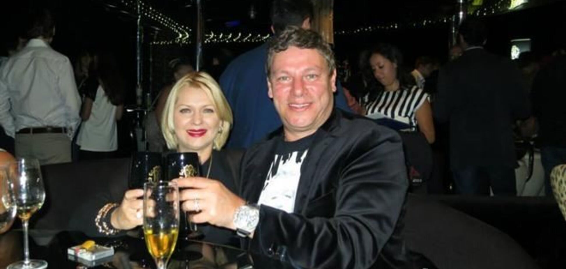 Новий рік по-депутатськи: опозиція на Майдані, а регіонали - в Дубаї