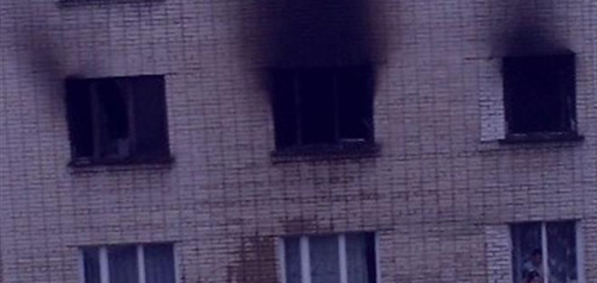 После пожара в пятиэтажке на Львовщине в больницу попали четверо детей