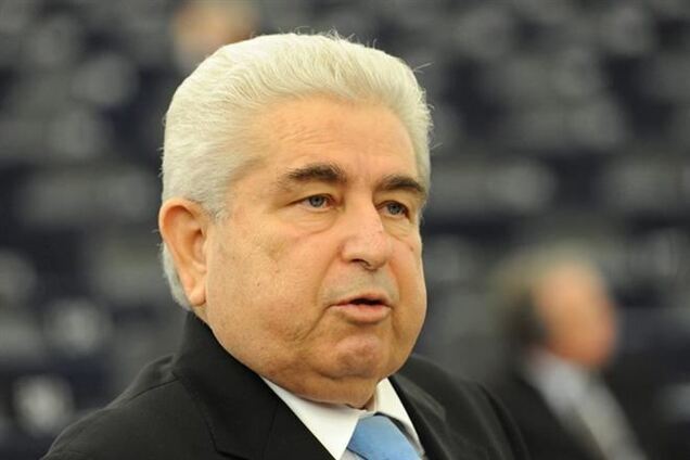 Кипрский канал показал новогоднее обращение не того президента