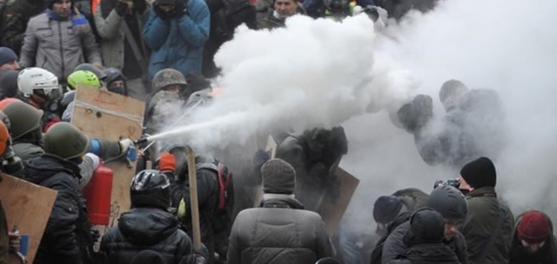 В столкновениях в Киеве пострадали 30 солдат ВВ