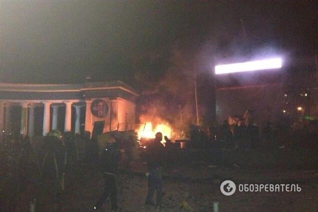 На Грушевского горят баррикады