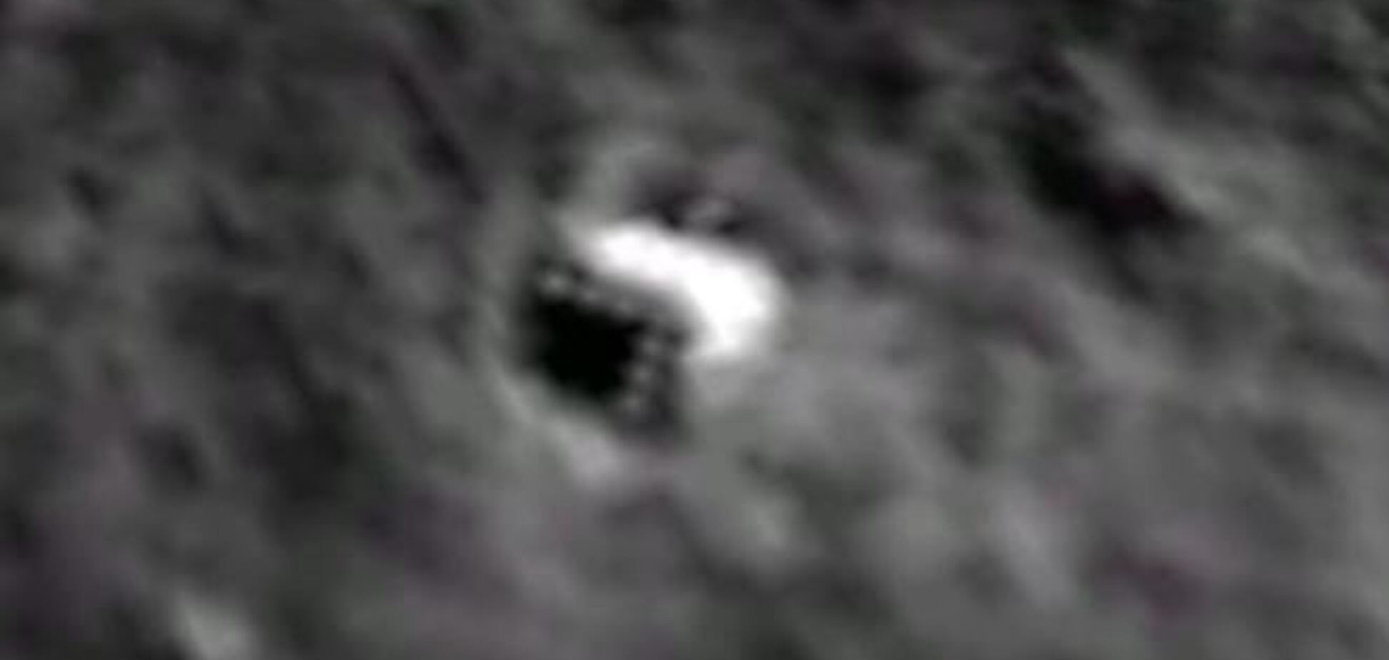 На Місяці знайдено таємничий трикутник