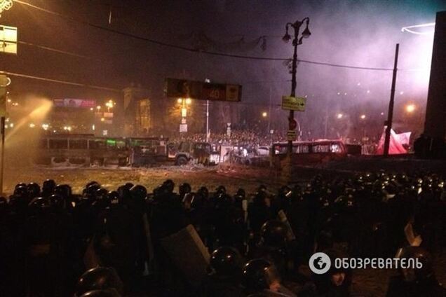 На въездах в Киев устанавливают военные палатки