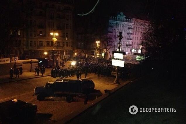 Милиция оттеснила демонстрантов от стадиона 'Динамо'