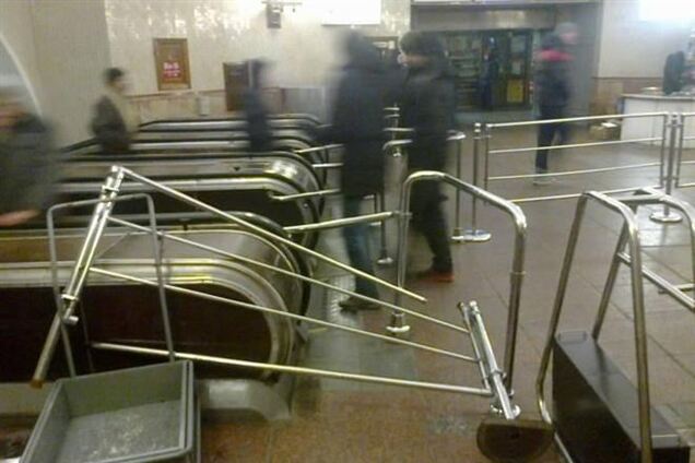 Активисты готовятся наступать на 'Беркут' с 'Арсенальной'