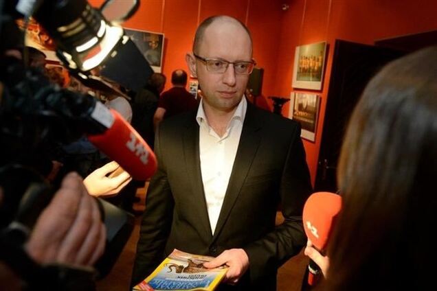 Яценюк носит перчатки за 400 баксов