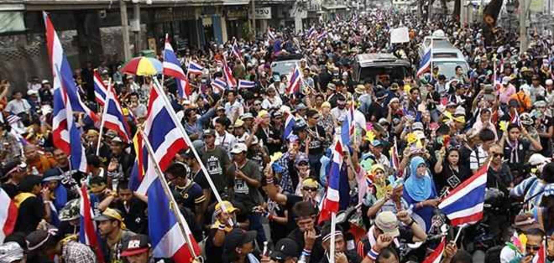 В Таиланде с завтрашнего дня вводится чрезвычайное положение