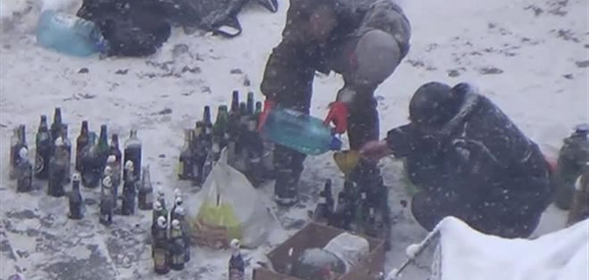 В палаточном городке Евромайдана готовят 'коктейли Молотова' - МВД