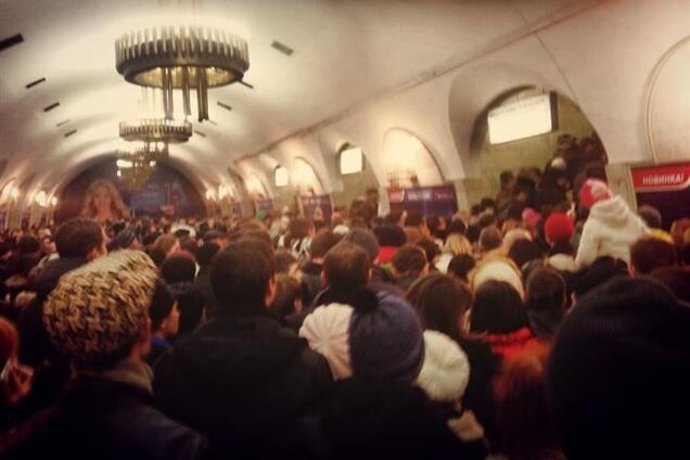 Станції метро 'Майдан Незалежності' і 'Печерська' закрили - ЗМІ