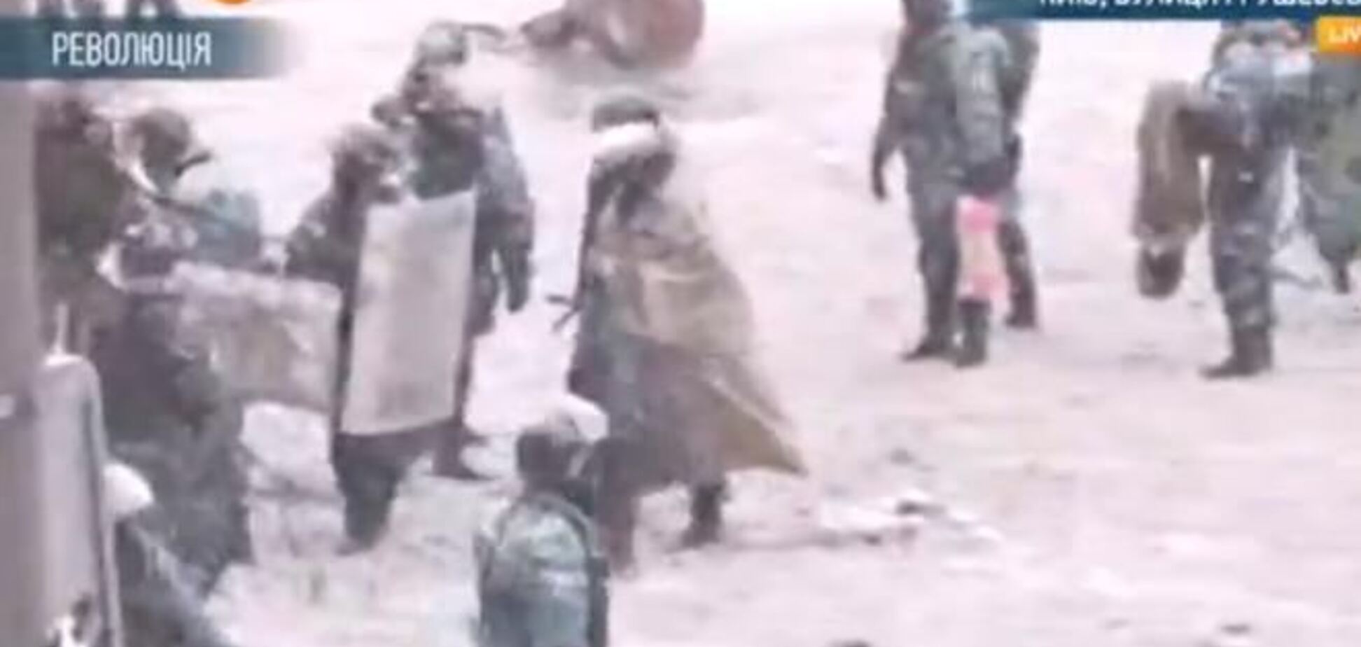 Оператора 'Эспрессо ТВ' избил и забрал 'Беркут'