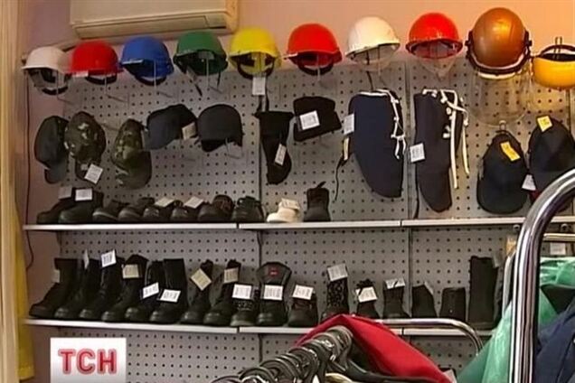 Евромайдановцы массово покупают противогазы, каски и беруши - Slando.ua