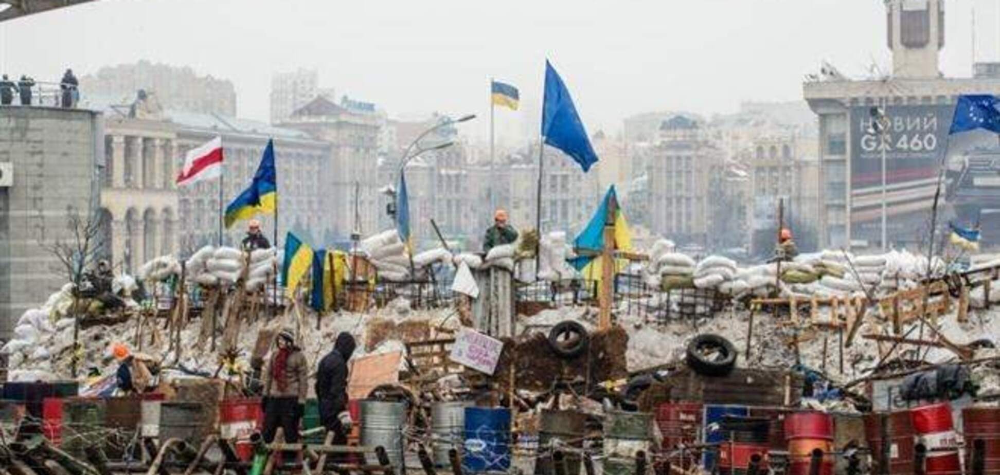 На Майдане Незалежности начали разбирать брусчатку - СМИ