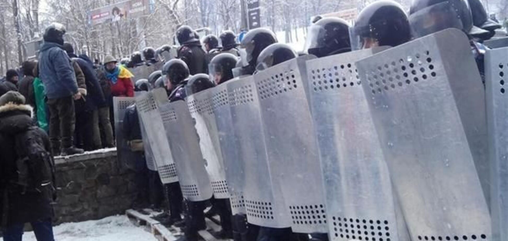 У Рівному мітингувальники захопили ОДА