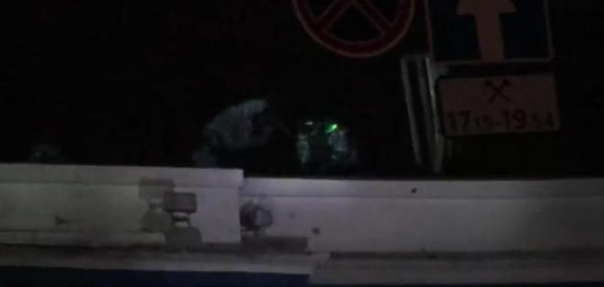 Появилось видео избиения протестующих на колоннаде 'Динамо'