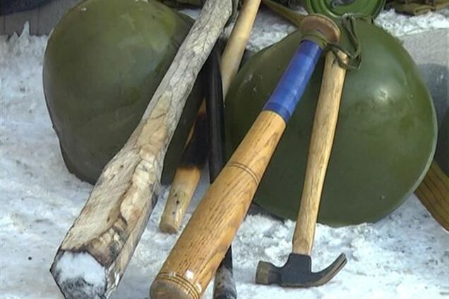 Автомайдановцев задержали за нападение на автобусы с 'Беркутом' - МВД