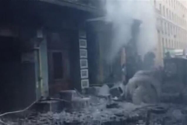 Из горящего возле Грушевского дома спасли 4 человека