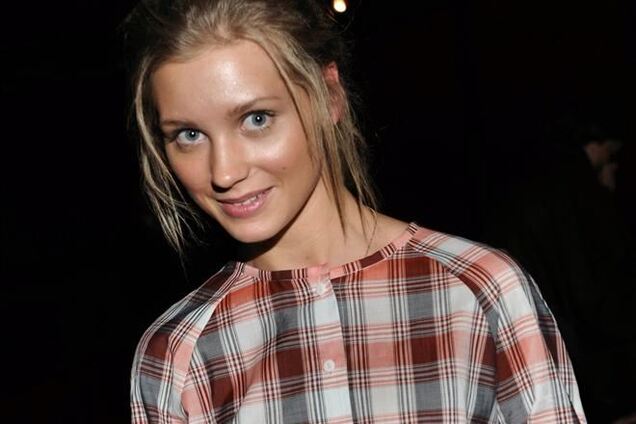 Асмус, не успев оправиться после родов, выйдет на сцену