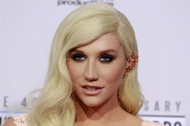 Певица Кеша призналась, что страдает булимией