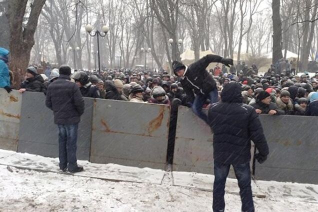 Антимайдан в Мариинском парке снова ожил