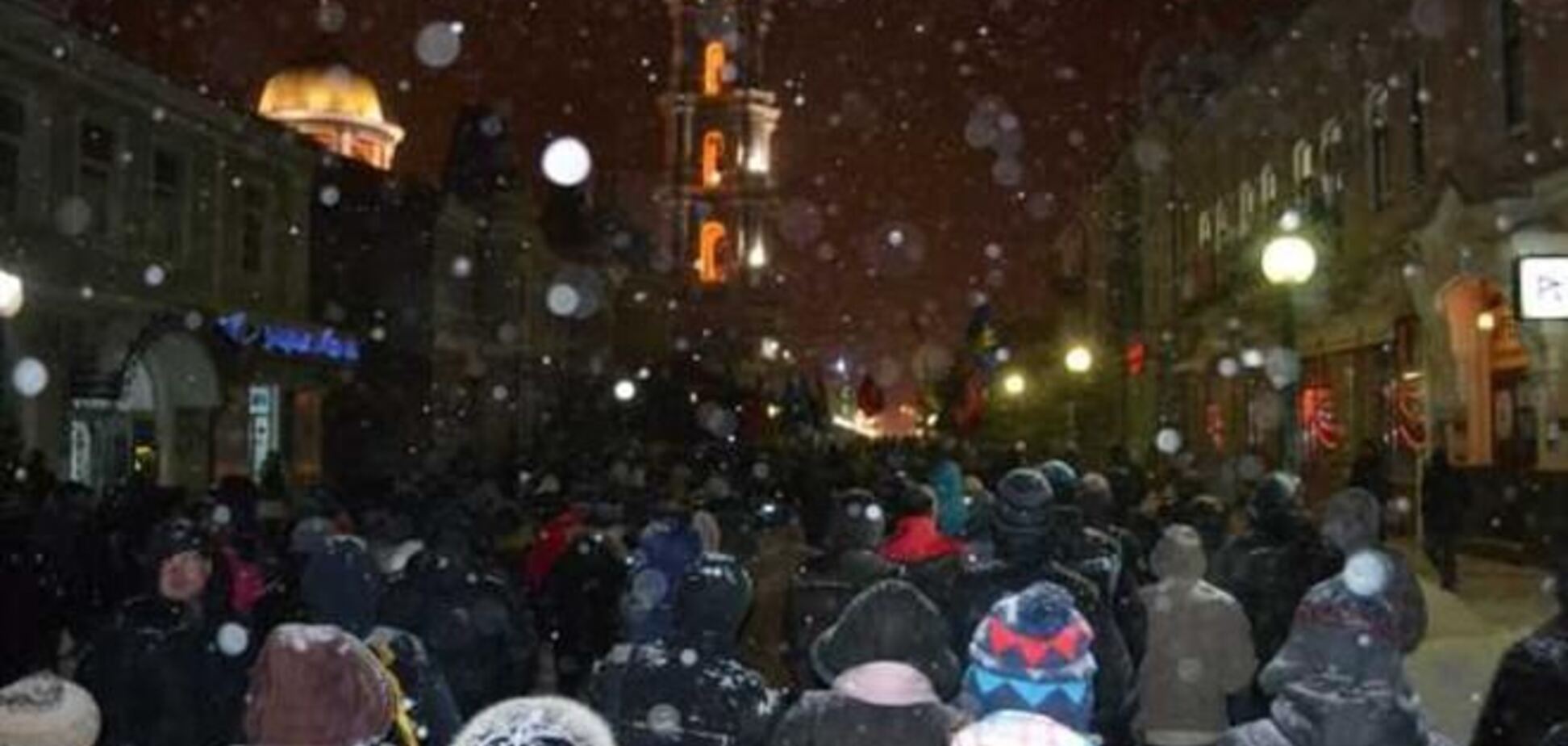 В Сумах милиция преградила евромайдановцам вход в здание облсовета