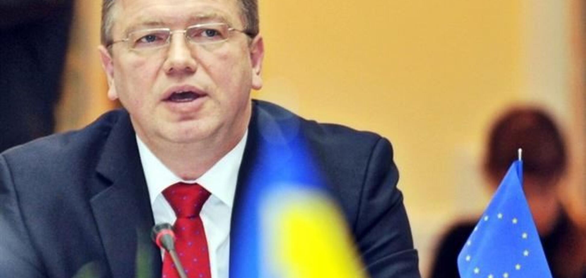 Фюле попросит оппозицию вернуться к переговорам с Януковичем