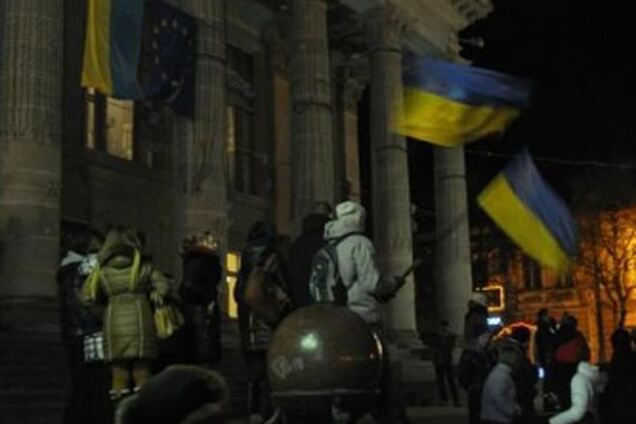 В захваченном Тернопольском облсовете депутаты будут круглосуточно принимать граждан