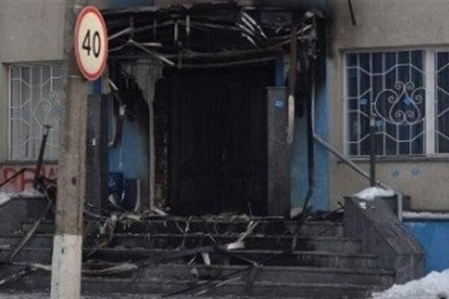 В Ривне ночью сгорел офис Партии регионов