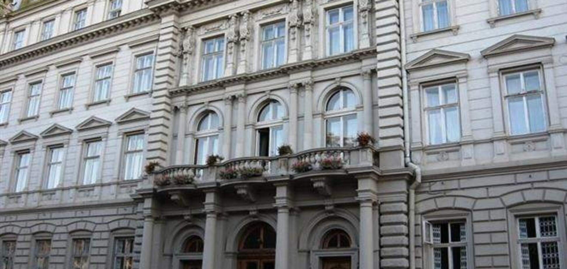 Львовский облсовет потребовал отозвать из Киева 'Беркут'