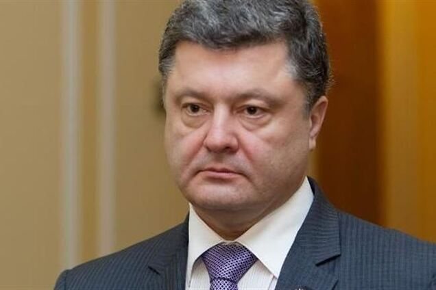Порошенко пообещал за свой счет отремонтировать стадион 'Динамо'