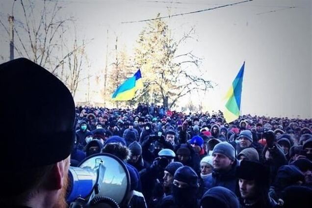 По факту покушения на захват Черниговской ОГА открыли уголовное производство