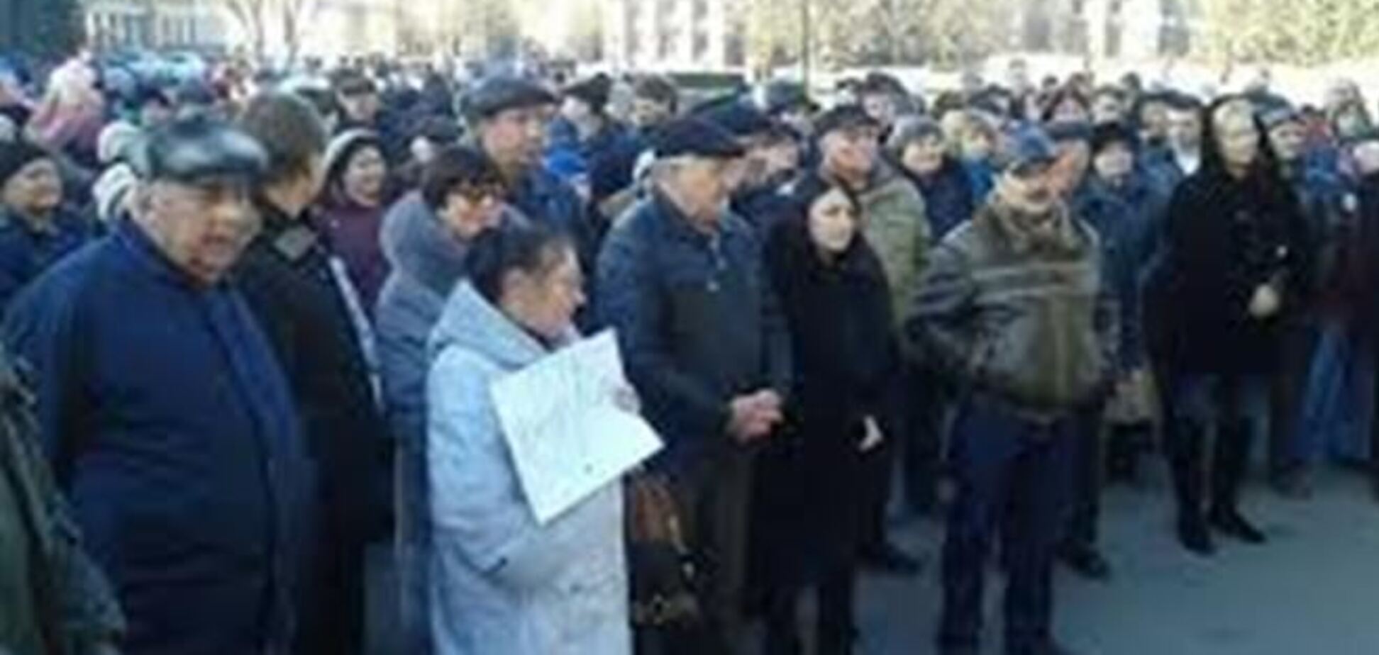 У Миколаєві утворилося відразу два мітинги: на підтримку Майдану і влади