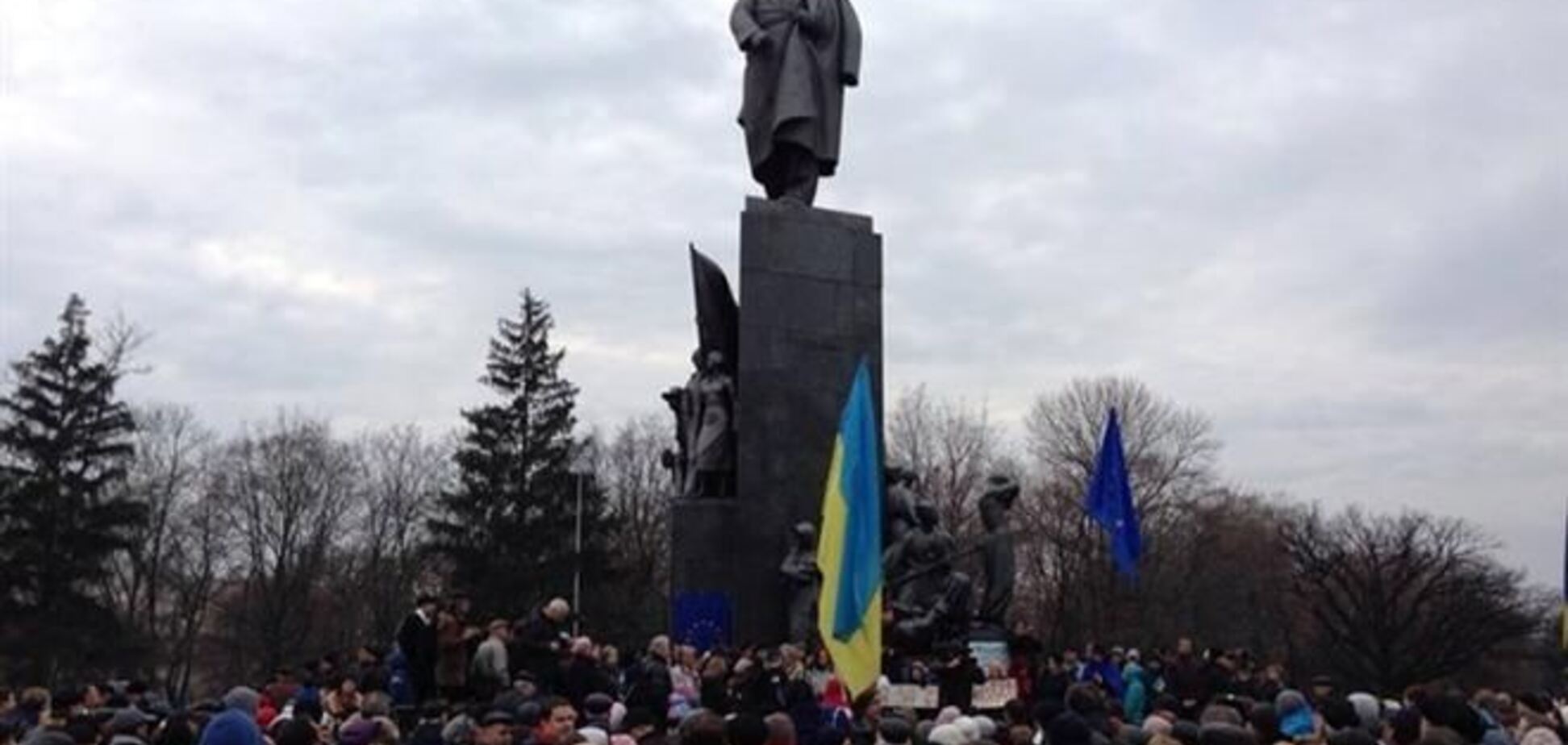 В Харькове на местный Евромайдан напали люди с георгиевскими лентами