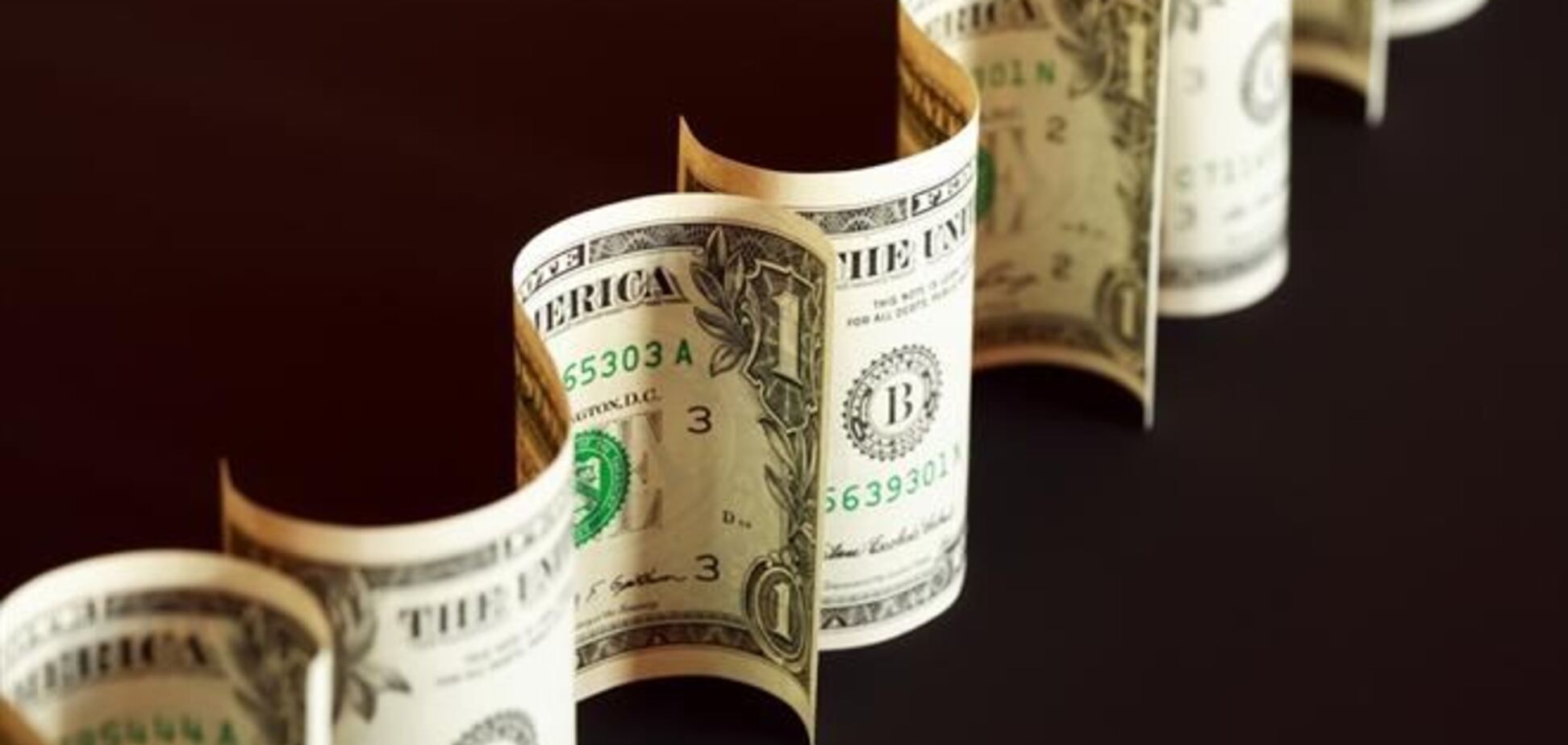 На межбанке НБУ продает доллар по 8,4 грн.