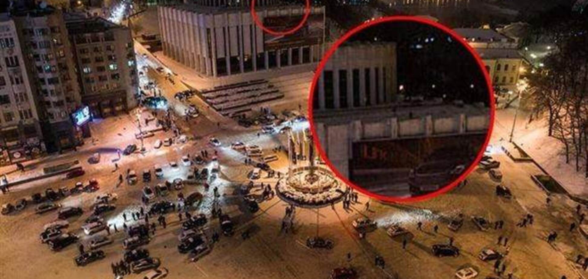 В каждом темном пятне на крыше Украинского дома блогеры видят снайпера