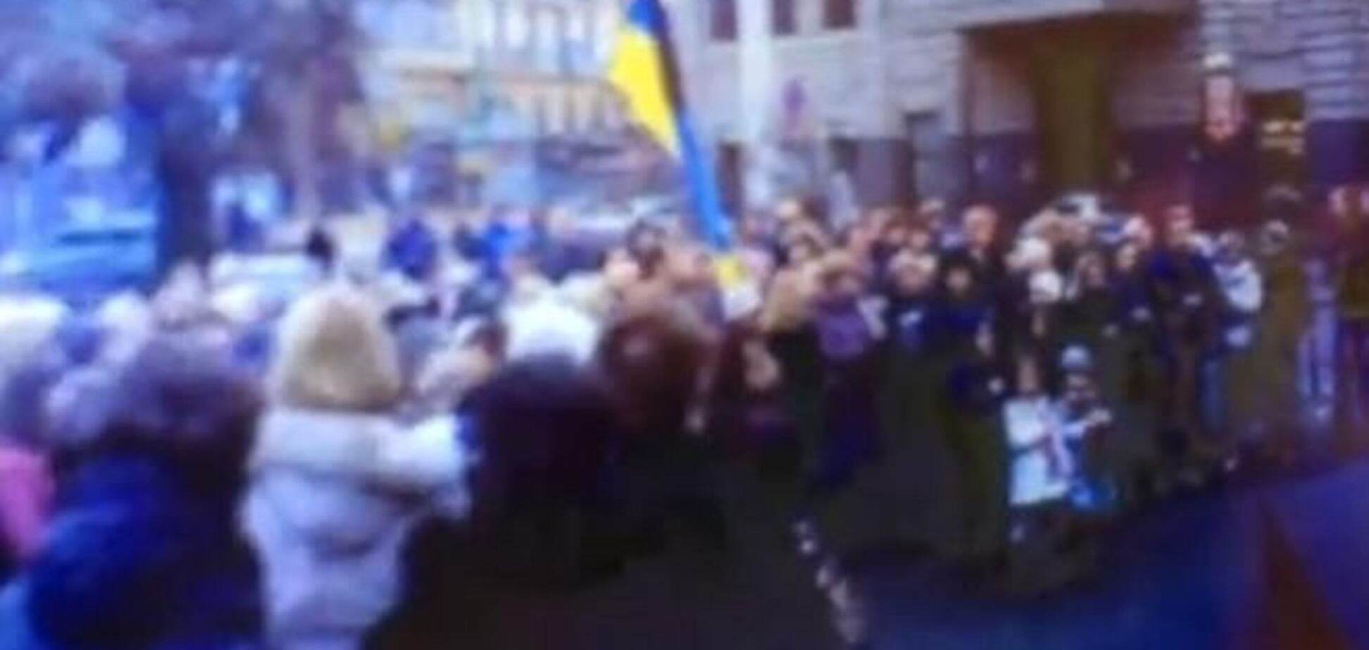 Украинские заробитчане  в Неаполе поддержали Евромайдан 