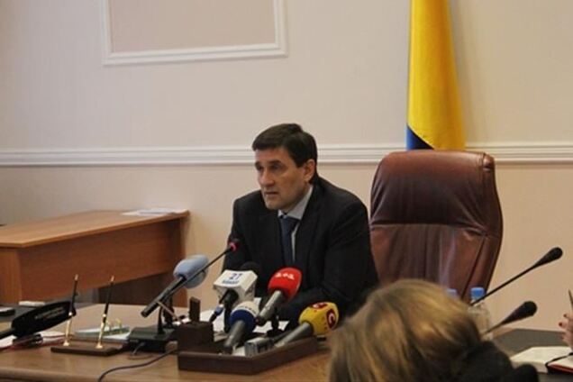 У Донецьку приїжджі хочуть захопити адмінбудівлі, але донеччанам це не потрібно - губернатор