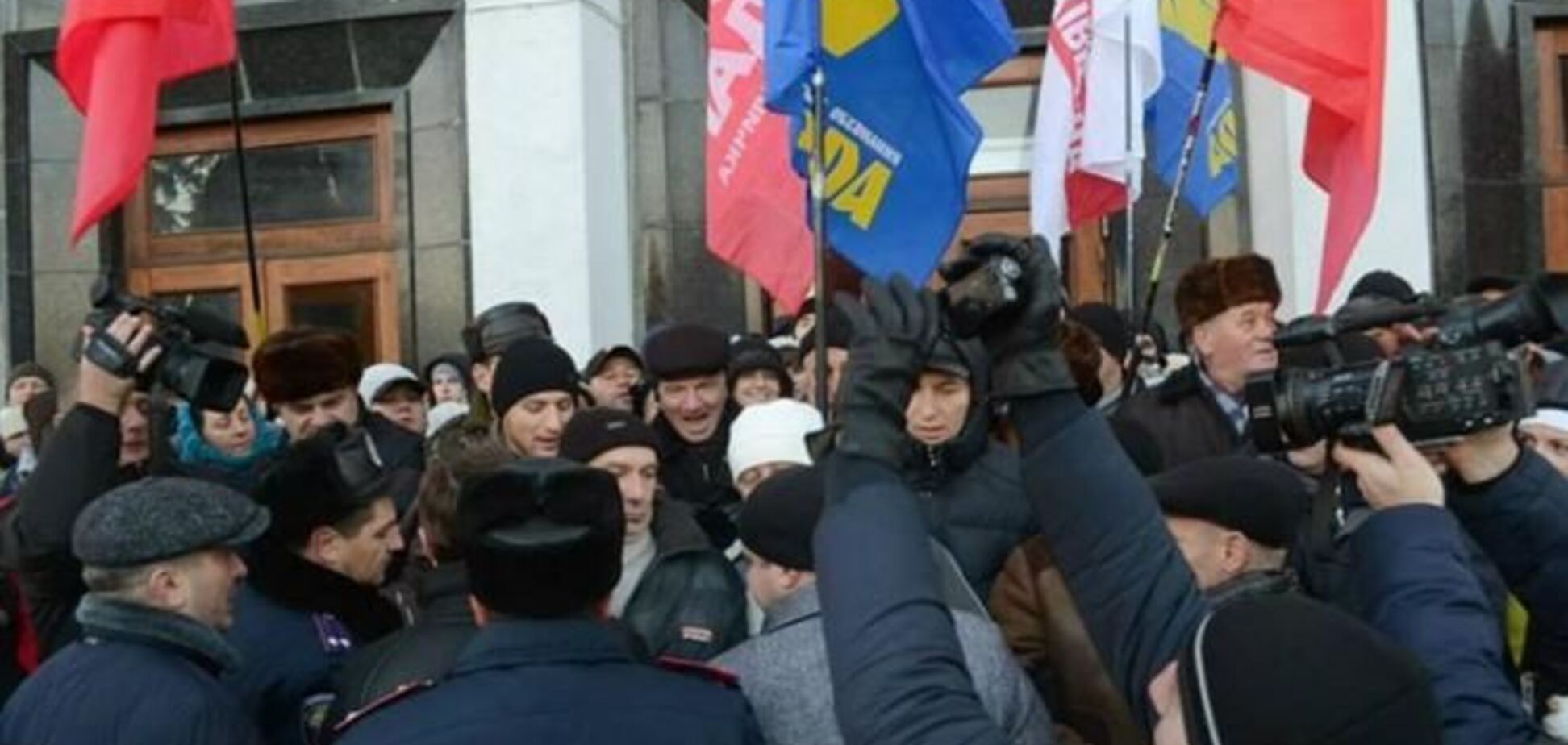 В Черкассах милиция задержала 12 человек