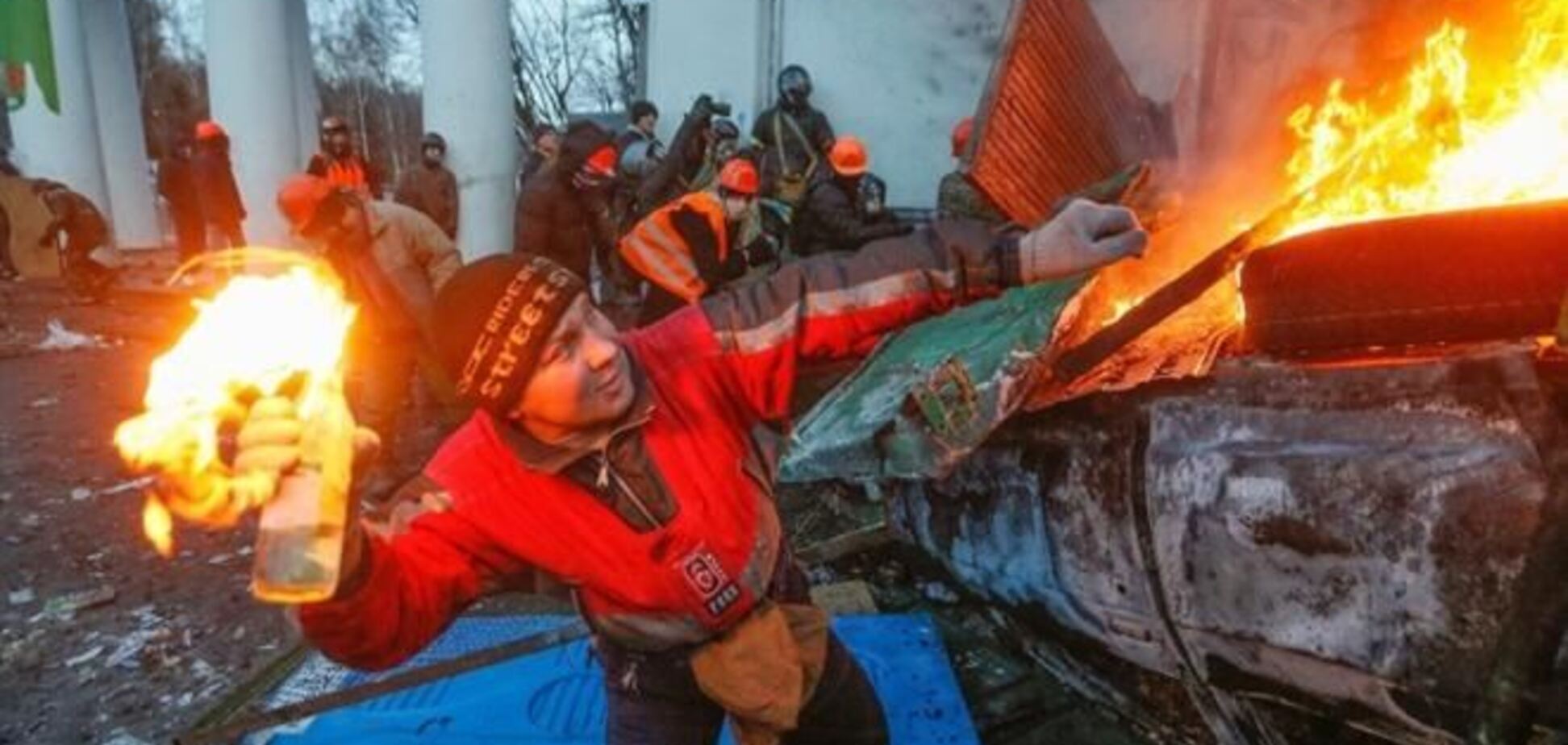 В оппозиции заявили, что введением ЧП власть хочет спасти себя от гнева народа