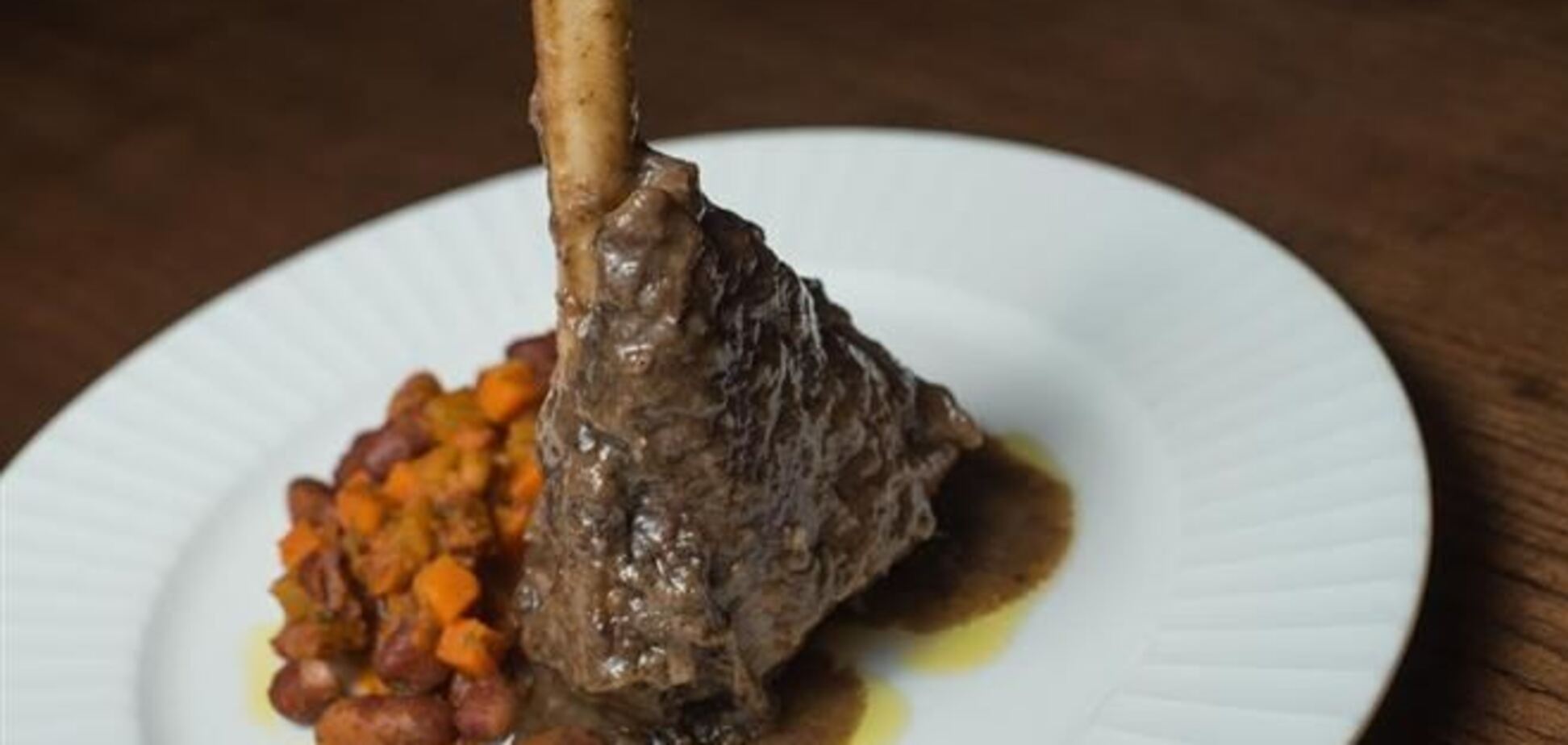 Новозеландский ягненок, томленный в вине Кьянти