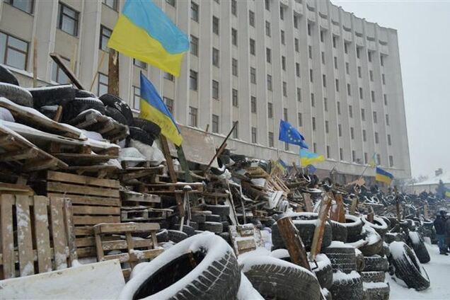 В Хмельницком людей задерживают прямо на баррикадах