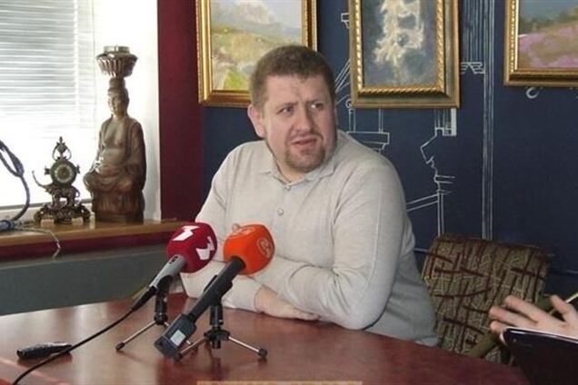 Конституция 2004 года ввергнет страну в хаос - политолог