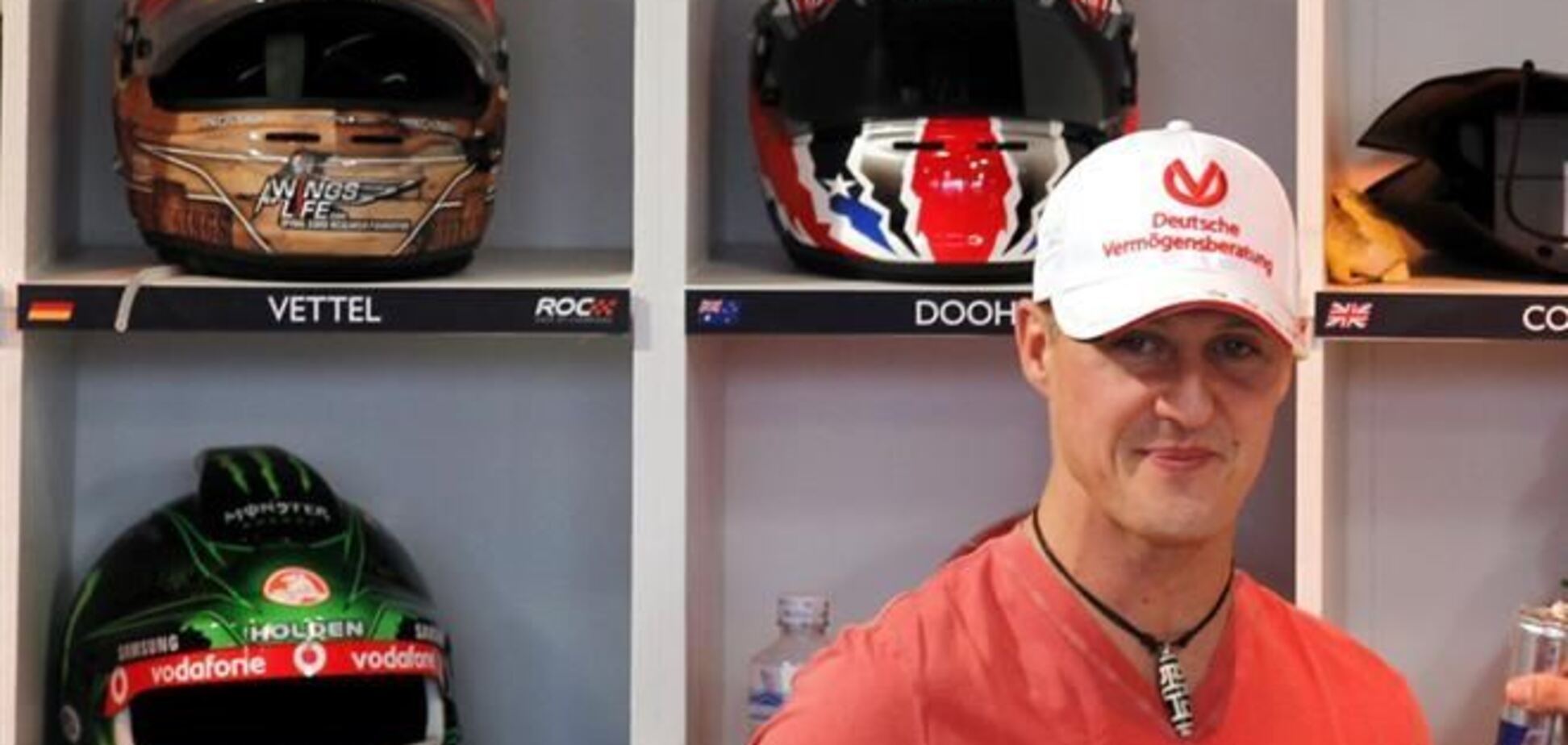 Шумахера начали выводить из комы