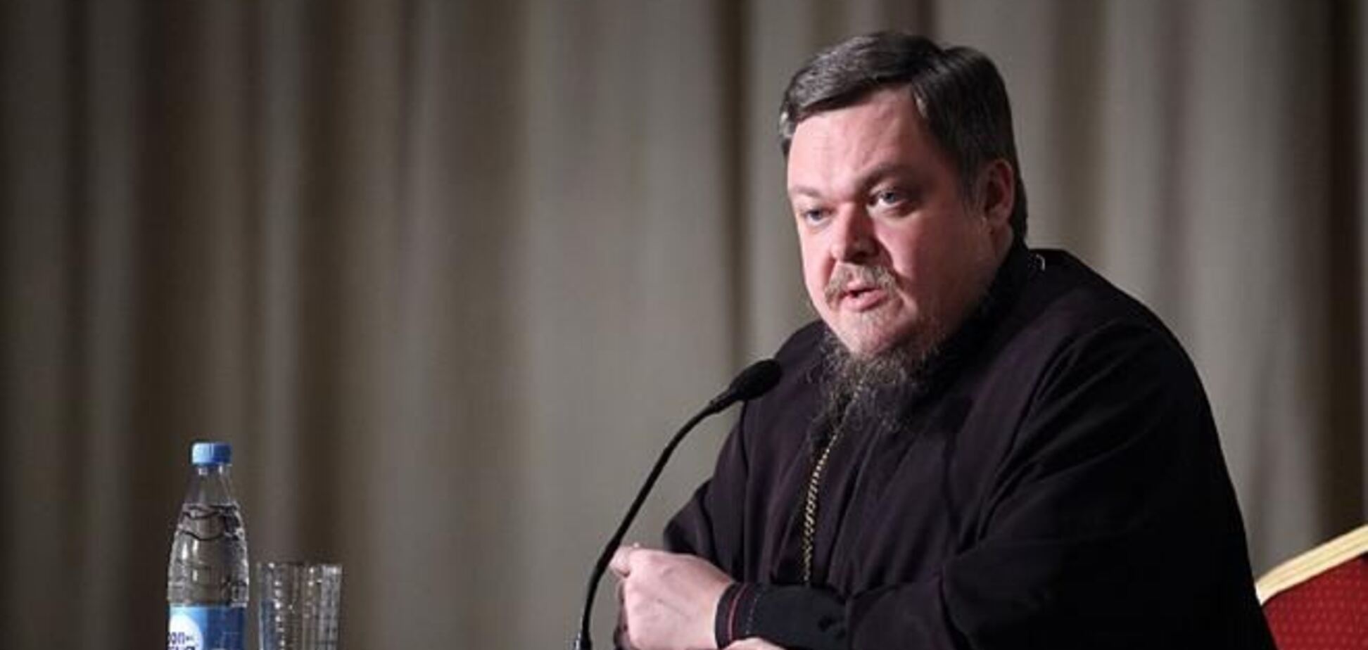 Российский священник призвал Россию вмешаться в дела Украины для ее спасения