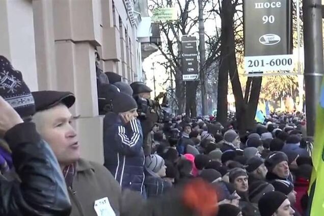 Активисты Евромайдана пикетируют столичную ГАИ
