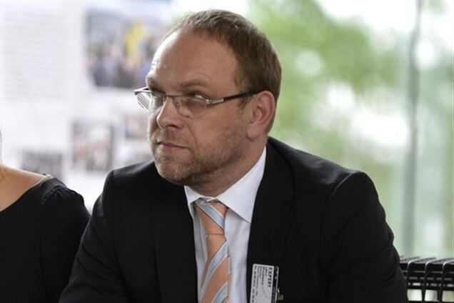 Слушание по делу Власенко перенесли