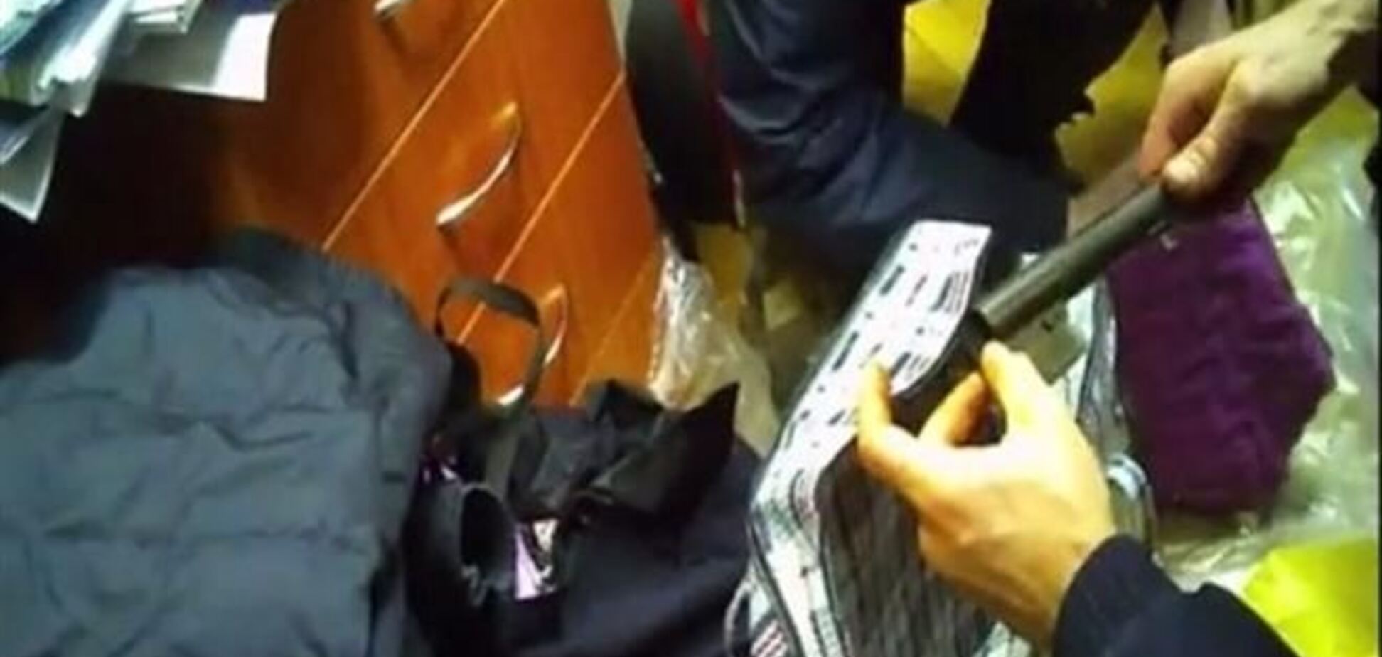 Активистов могли застрелить из оружия, спрятанного в хлебе - МВД