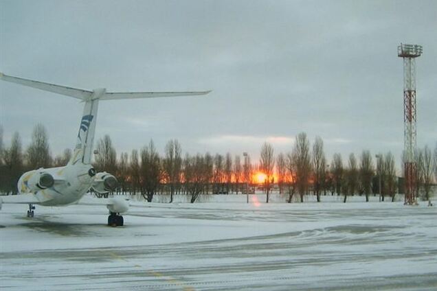 Непогода блокировала работу аэропорта 'Симферополь'