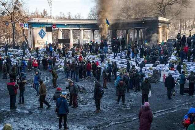 На Грушевского растет число активистов