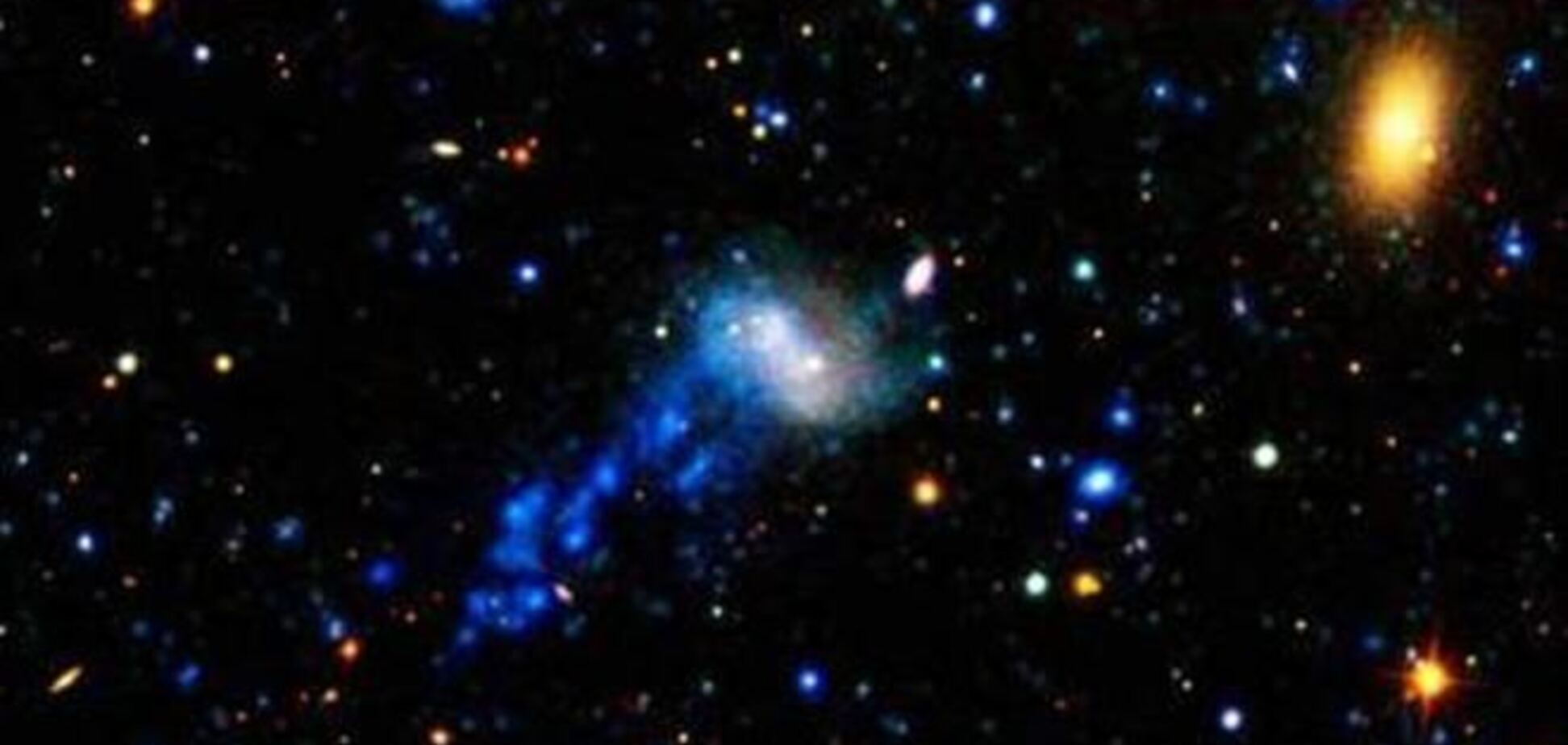 Ученые сфотографировали столкновение двух далеких галактик